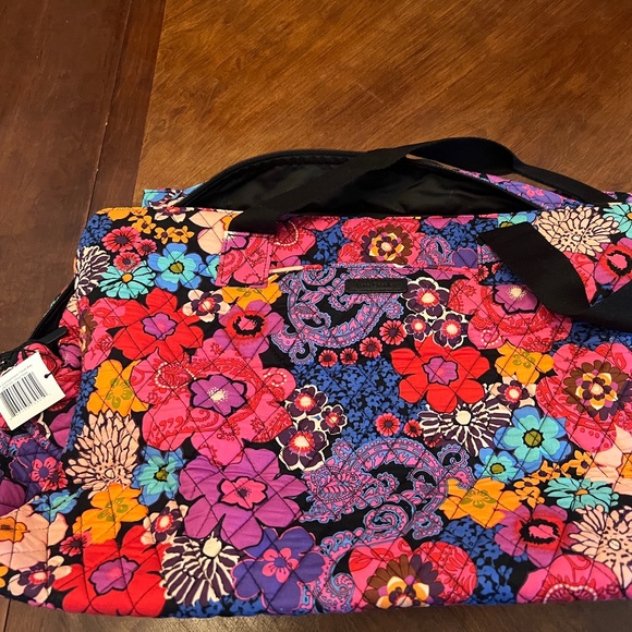 Vera Bradley Triple Compartment Travel Bag - Floral Fiesta NWT - Picture 1 of 5